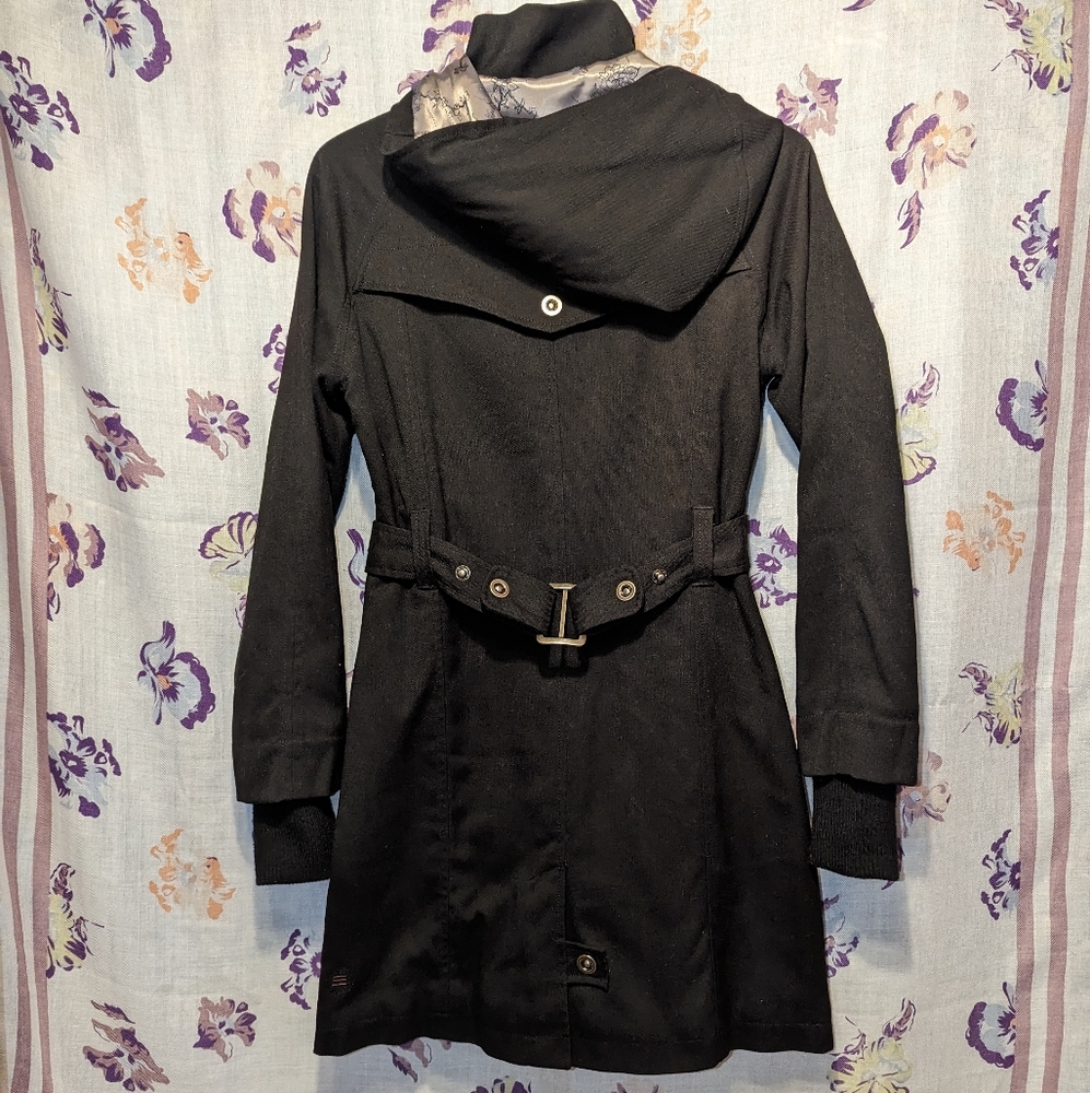 Three Stones Coat - Black